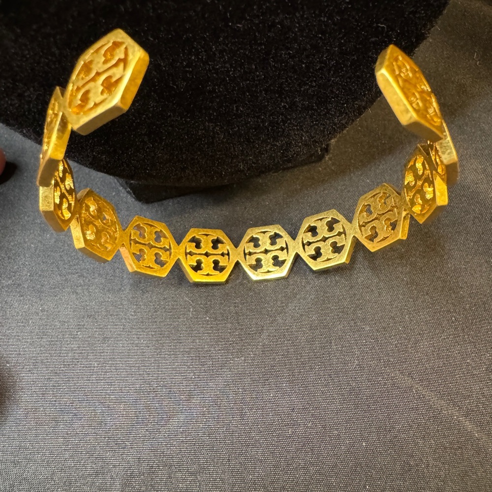 NWOT Tory Burch Logo Gold Bracelet